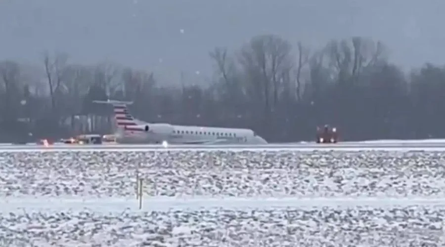 American Eagle incident, Rochester airport slide, Piedmont Airlines mishap, FAA investigation snowy runway, Passenger safety aviation