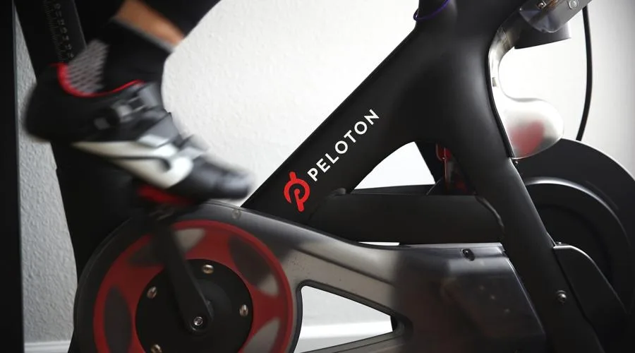 Peloton shares, revenue forecast, customer service, digital app